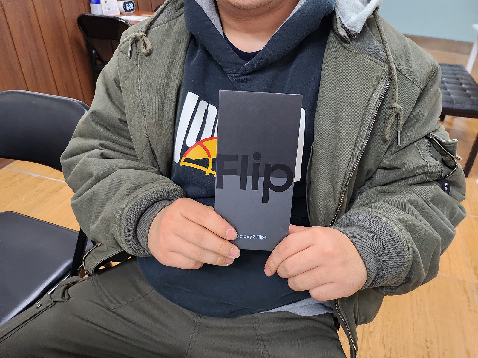 군포 당동 ㅂㄷㅋㅍ 옆집 z플립4. 너무 싸게 잘구매했어요