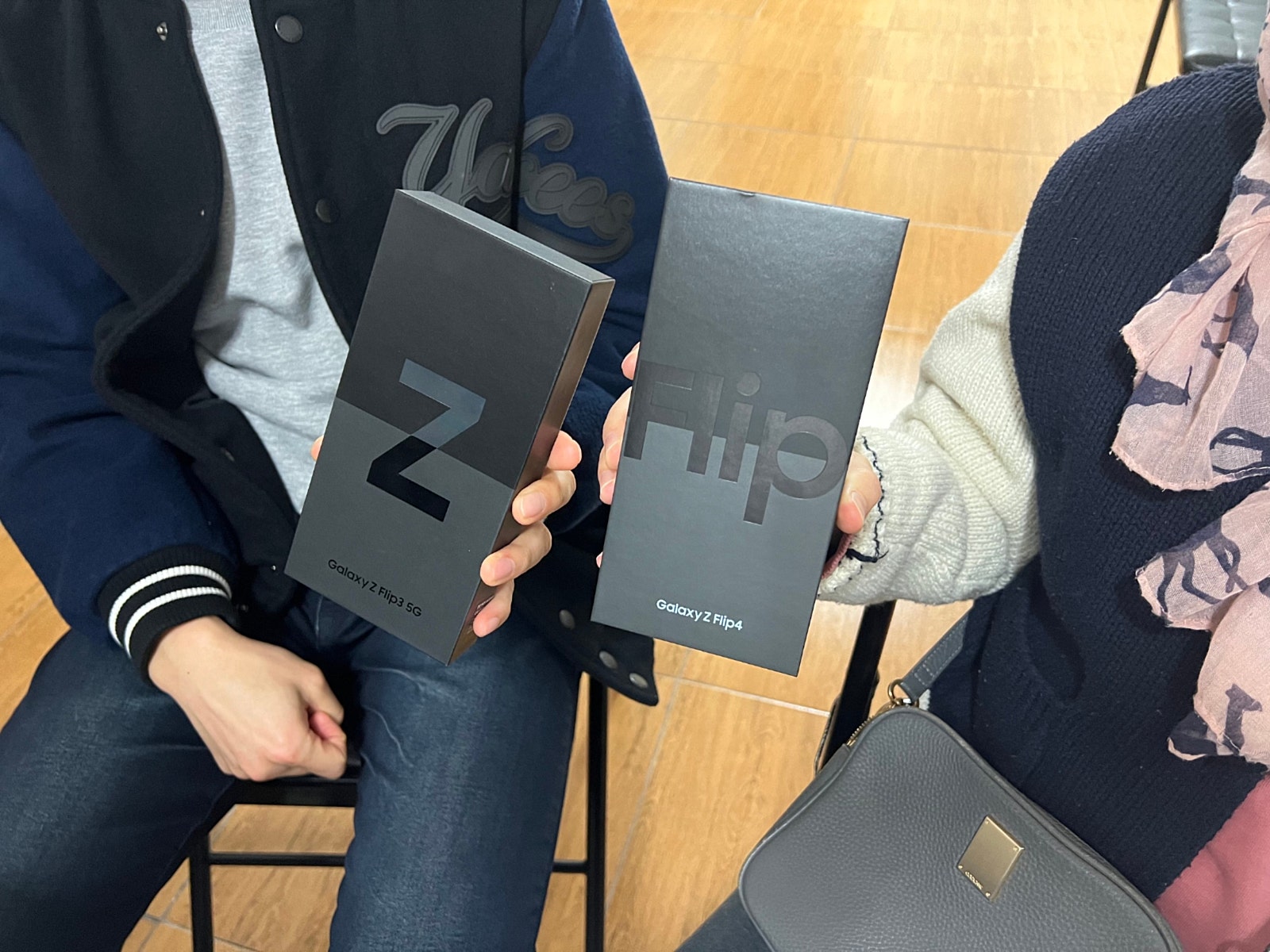 군포 당동 ㅂㄷㅋㅍ 옆집 z플립3, z플립4 두대 개통 해욧