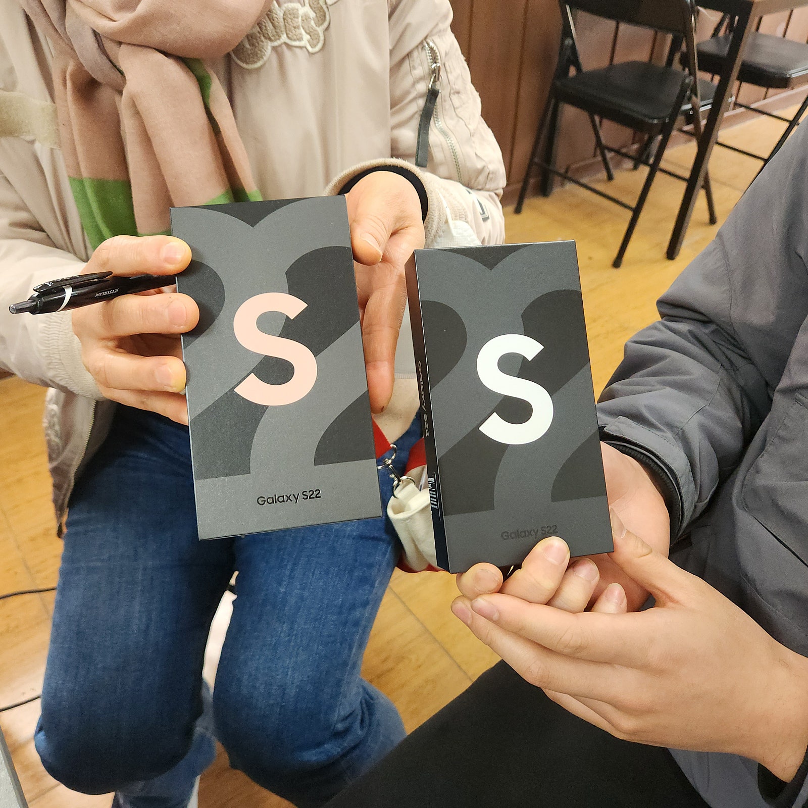 군포 당동 ㅂㄷㅋㅍ 옆집에서 s22 제꺼랑 어머니꿧어요!!!