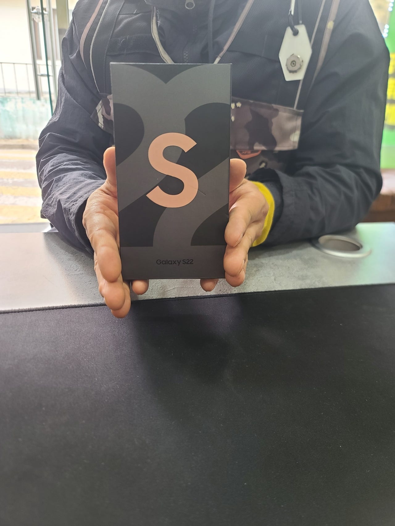 ⭐ 𝗚𝗮𝗹𝗮𝘅𝘆 𝗦𝟮𝟮 부천 유명성지에서 어머니폰 교체해드리고 옵니다 (아침에 제꺼 하고 오후엔 어머니꺼 해드려요)