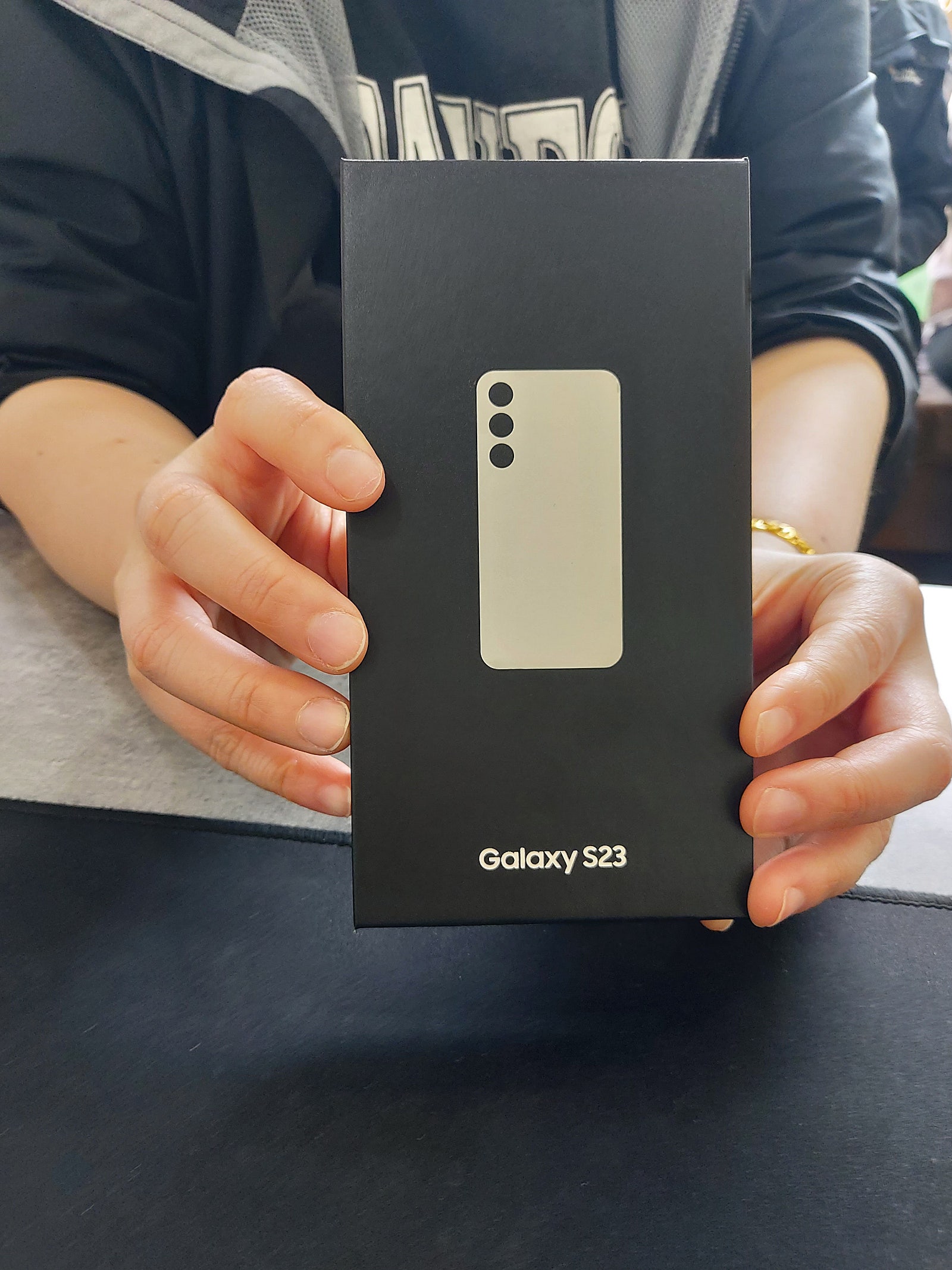 ⭐ 𝗚𝗮𝗹𝗮𝘅𝘆 𝗦𝟮𝟯 부천 유명성지에서 구매하고 왔습니다 ! ( 부천 ㅇㅈㅎㅇ )