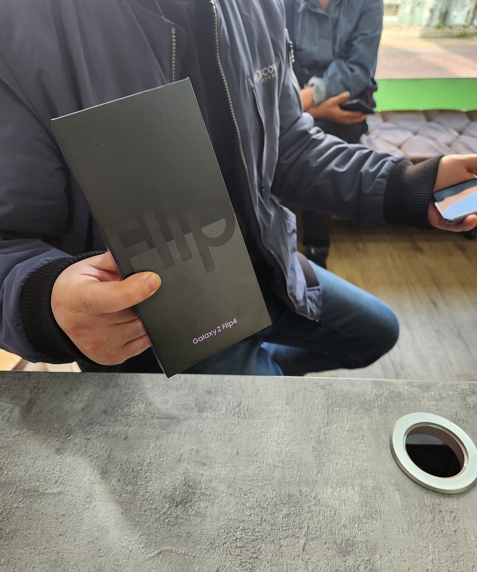⭐ 𝗚𝗮𝗹𝗮𝘅𝘆 𝗭 𝗙𝗹𝗶𝗽𝟰 부천 유명성지 어머니폰 구매완료 ( 부천 ㅇㅈㅎㅇ )