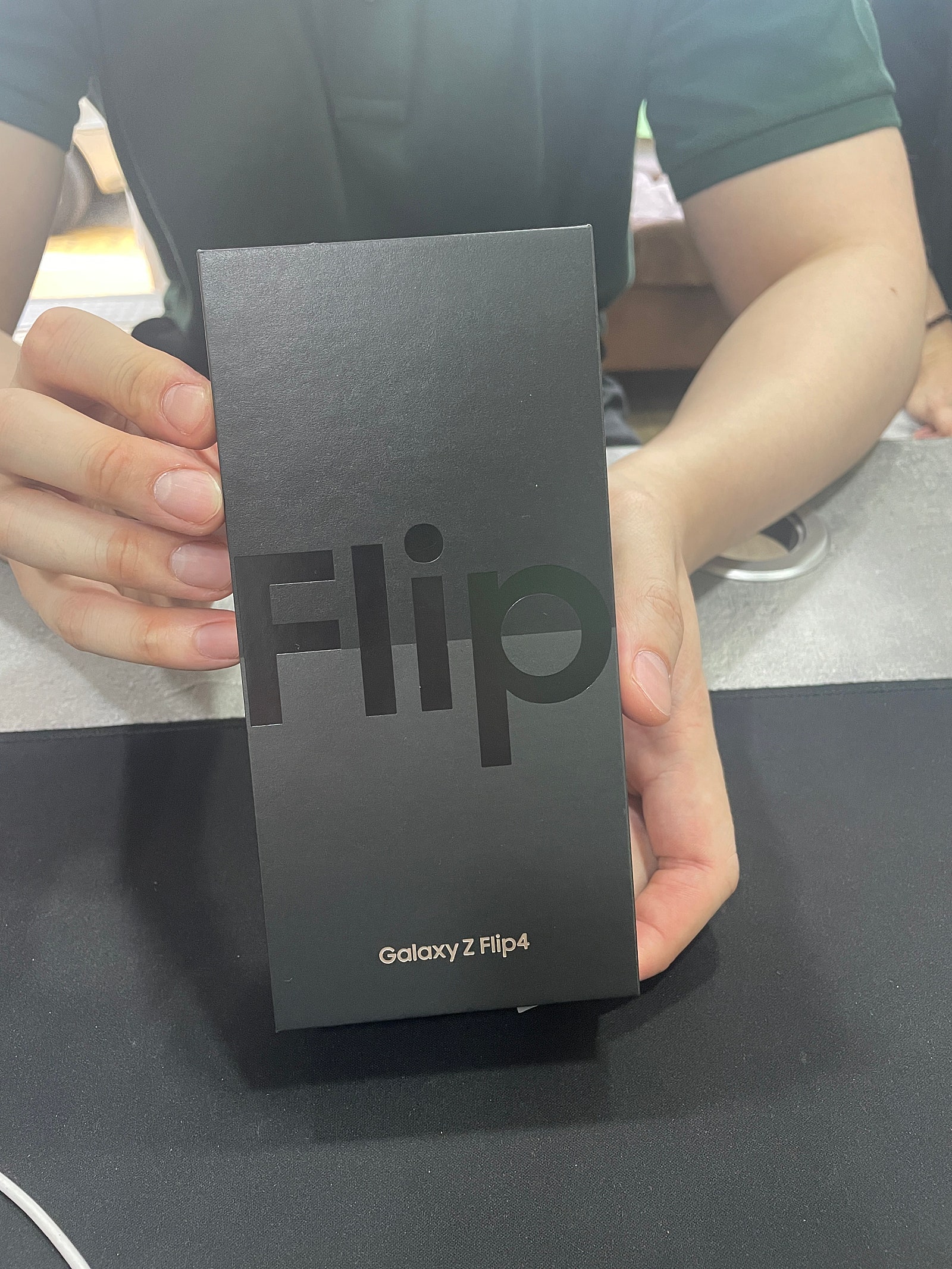 ⭐ 𝗚𝗮𝗹𝗮𝘅𝘆 𝗭 𝗙𝗹𝗶𝗽𝟰 부천 유명성지에서 구매하고 왔습니다 ! ( 부천 ㅇㅈㅎㅇ )