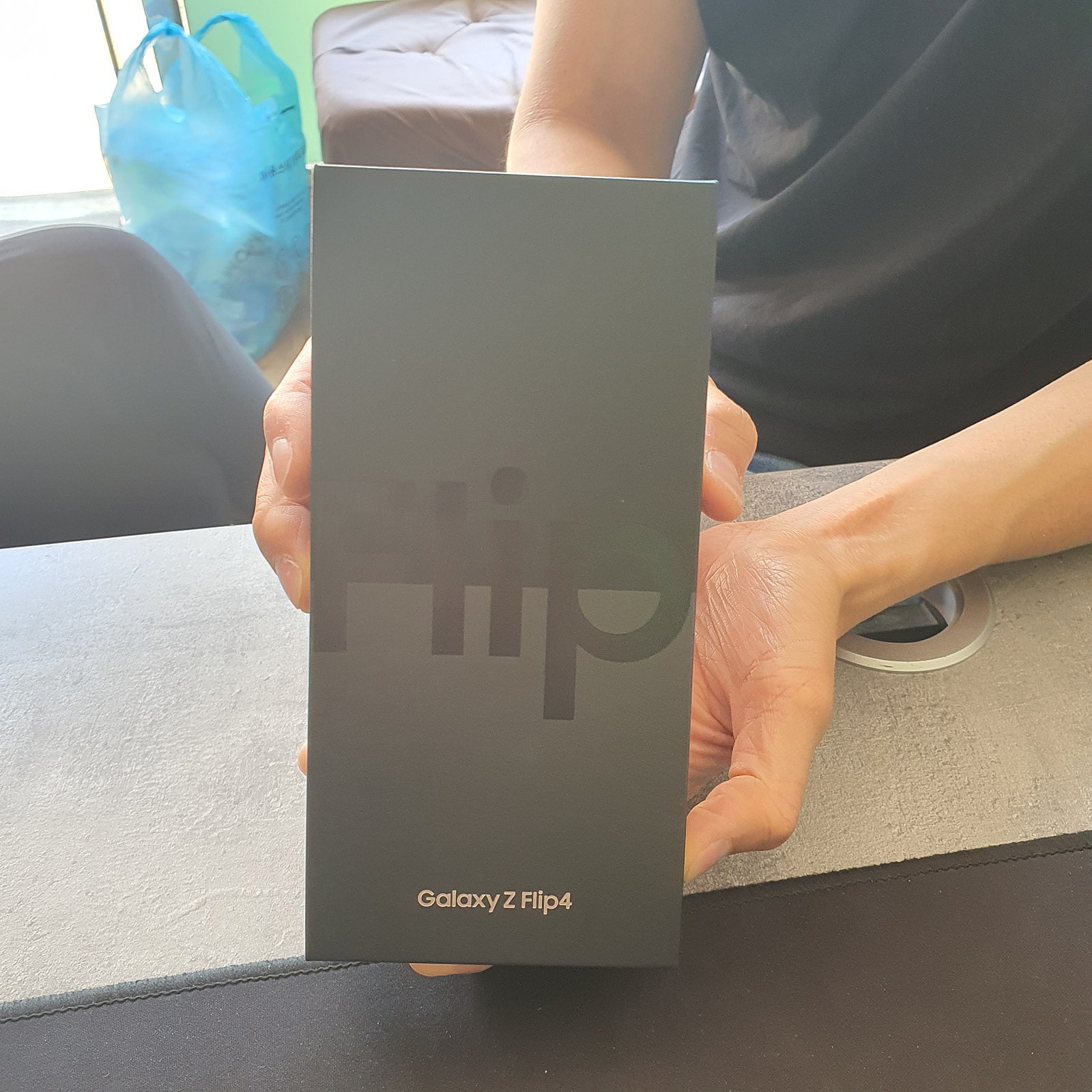 ⭐ 𝗚𝗮𝗹𝗮𝘅𝘆 𝗭 𝗙𝗹𝗶𝗽𝟰 부천 유명성지에서 구매하고 왔습니다 ! ( 부천 ㅇㅈㅎㅇ )