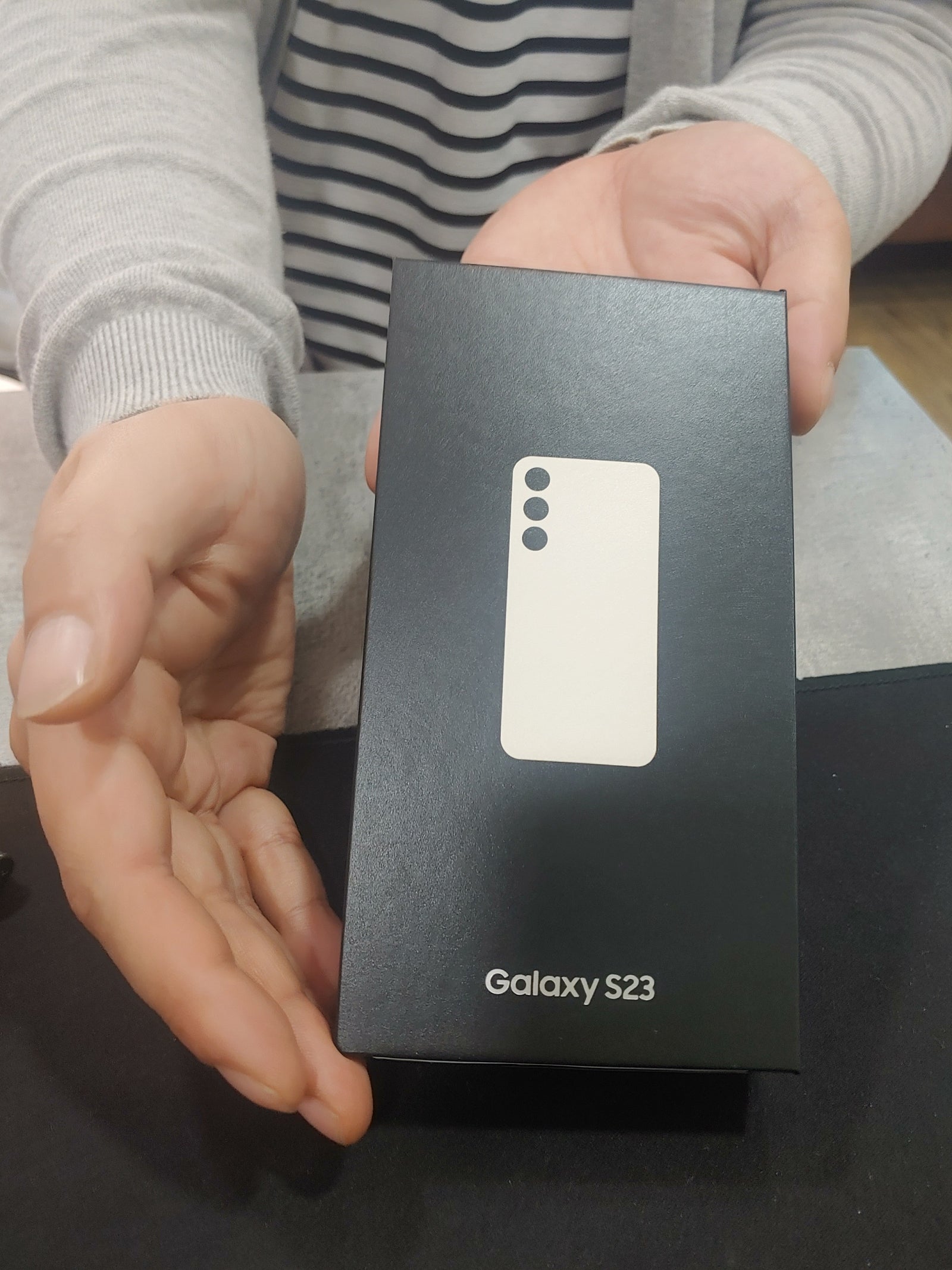 ⭐ 𝗚𝗮𝗹𝗮𝘅𝘆 𝗦𝟮𝟯 부천 유명성지에서 구매하고 왔습니다 ! ( 부천 ㅇㅈㅎㅇ )