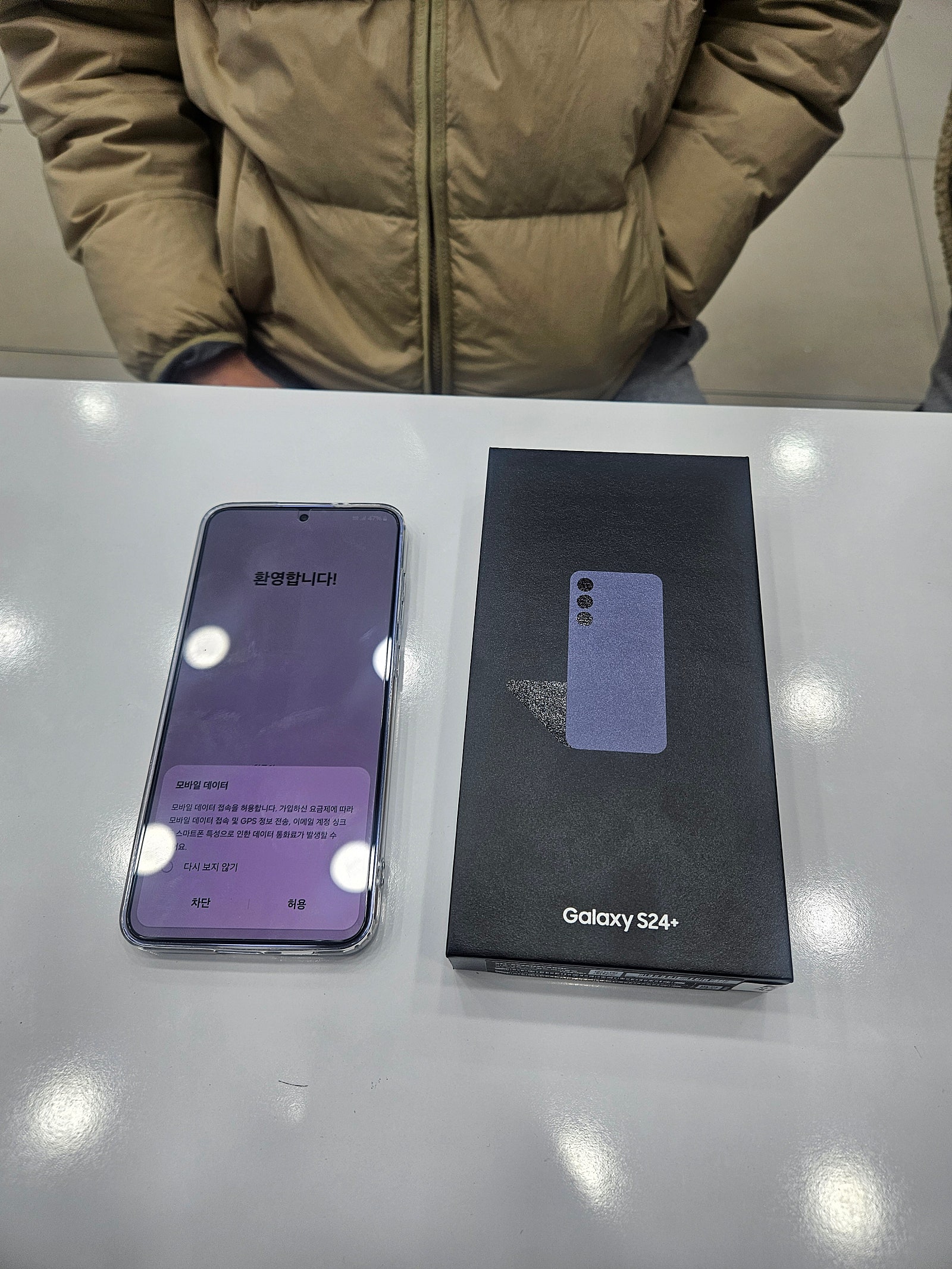 옆커폰 부평점 퇴근길에 상담받고 저렴하서 개통했습니다.