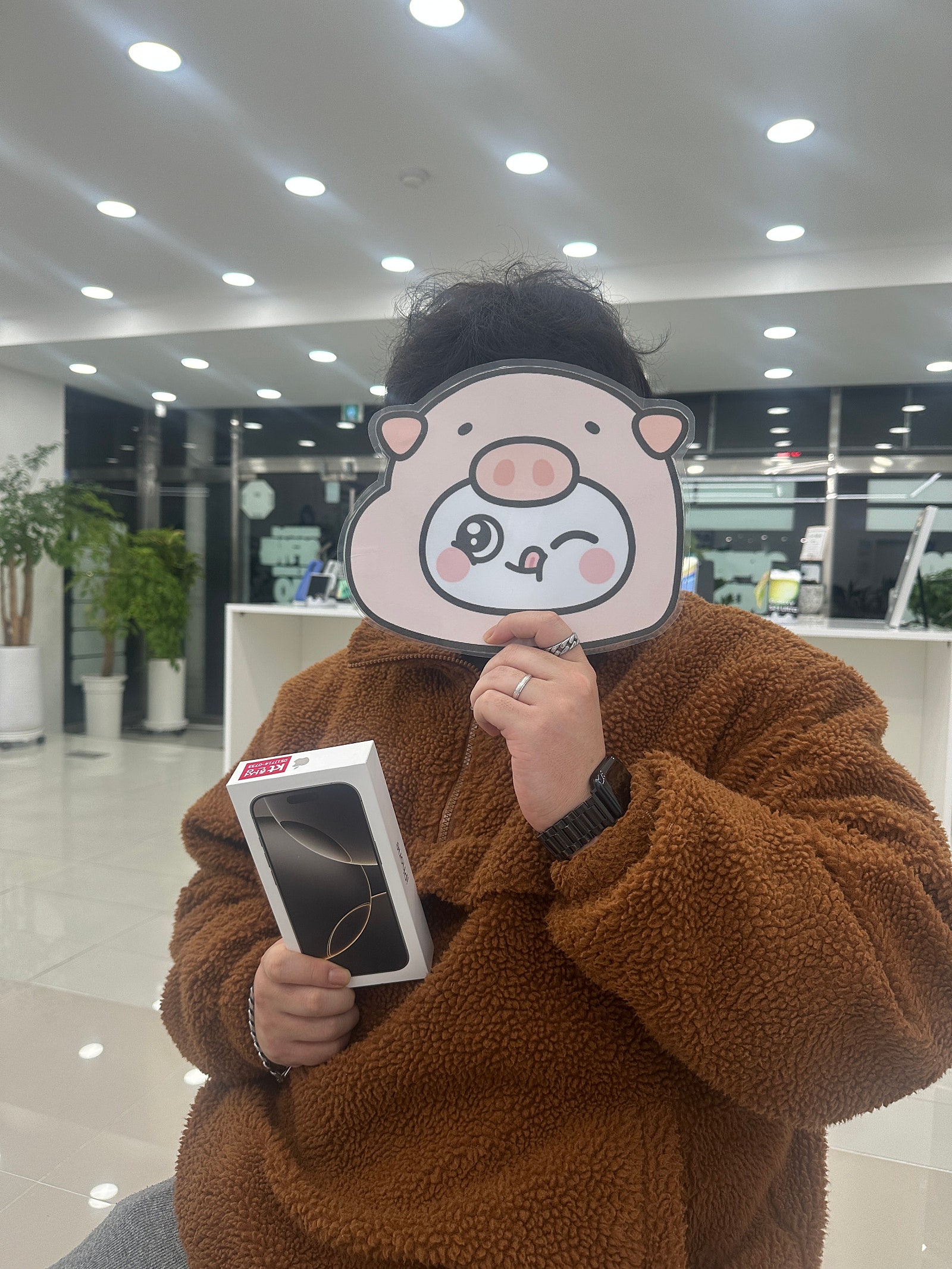 옆커폰 밀양점에서 아이폰개통했어요
