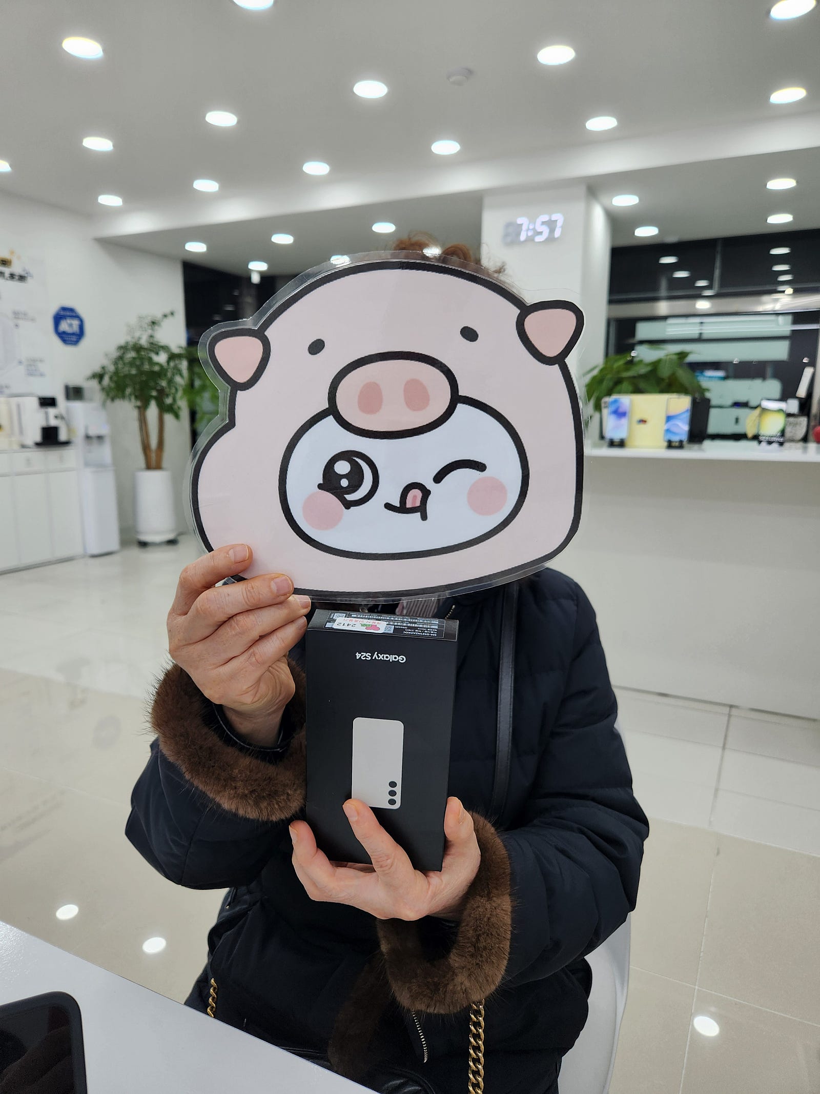 밀양옆커폰에서 새해 에 s24 개통하고 갑니다