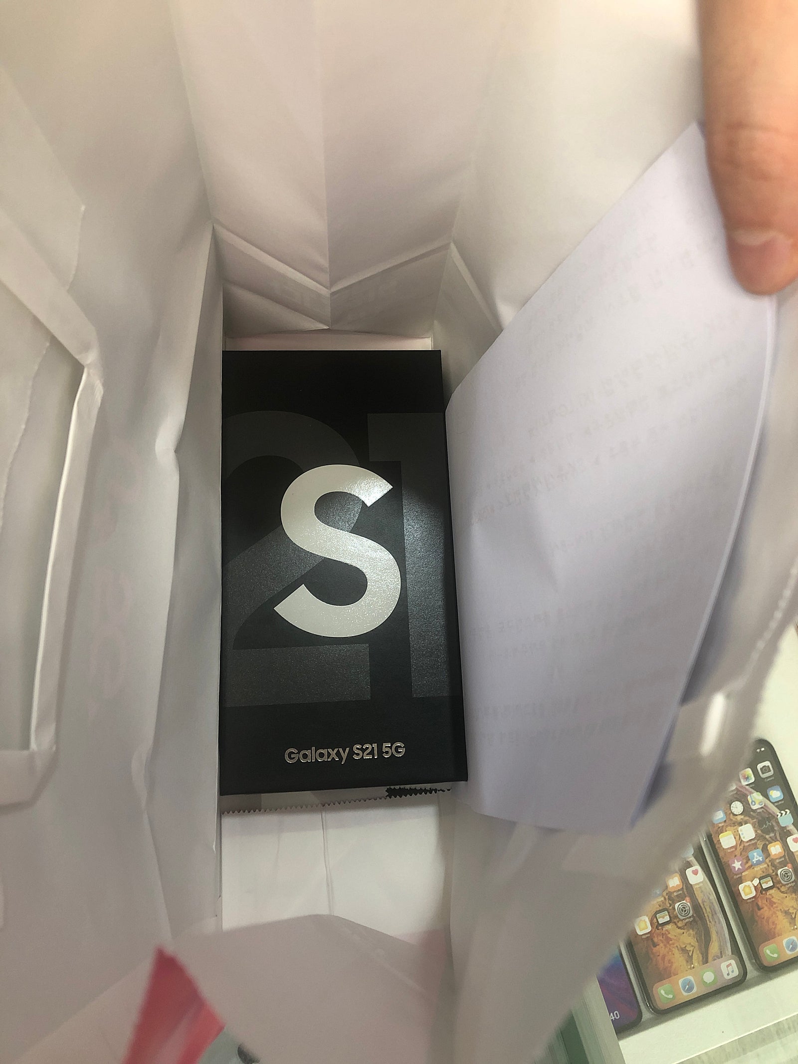 김해장유 s21 화이트 기기변경 했습니다