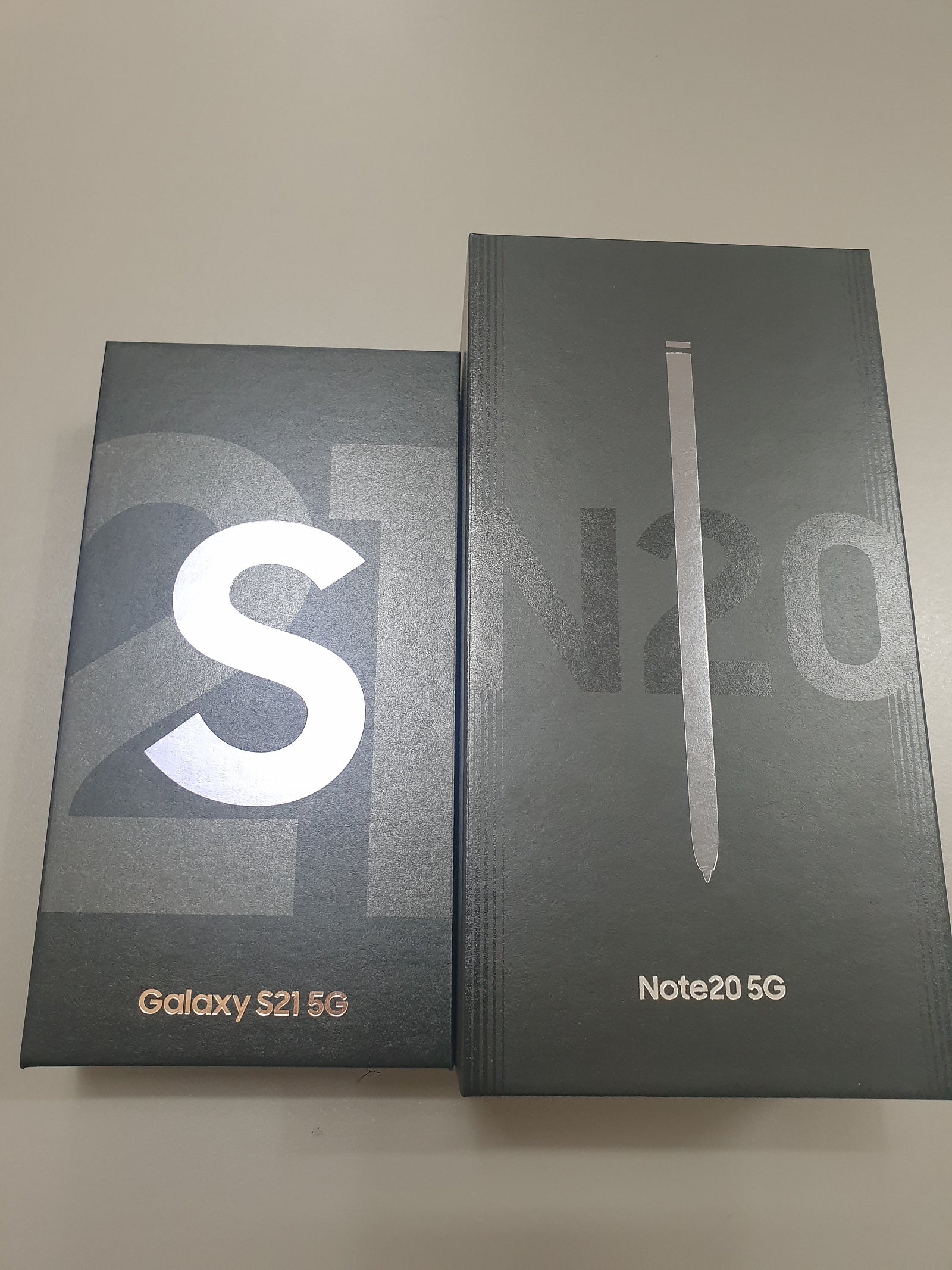 대전 동구 아내랑 같이 LG이동으로 S21, 노트20 구매😀