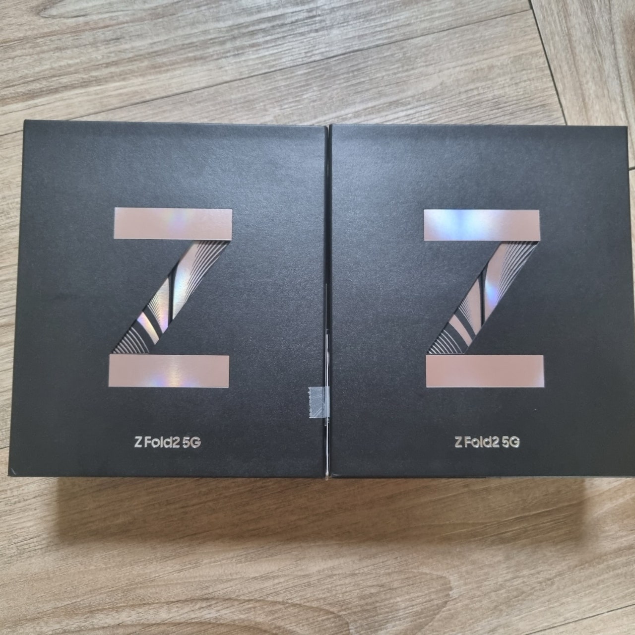 경주에서 갤폴드2 번이 기변 두대했어요
