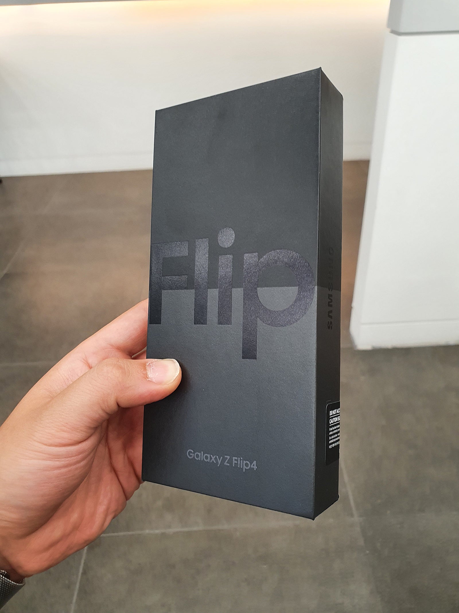 플립4 대박 싸게 구매한 듯