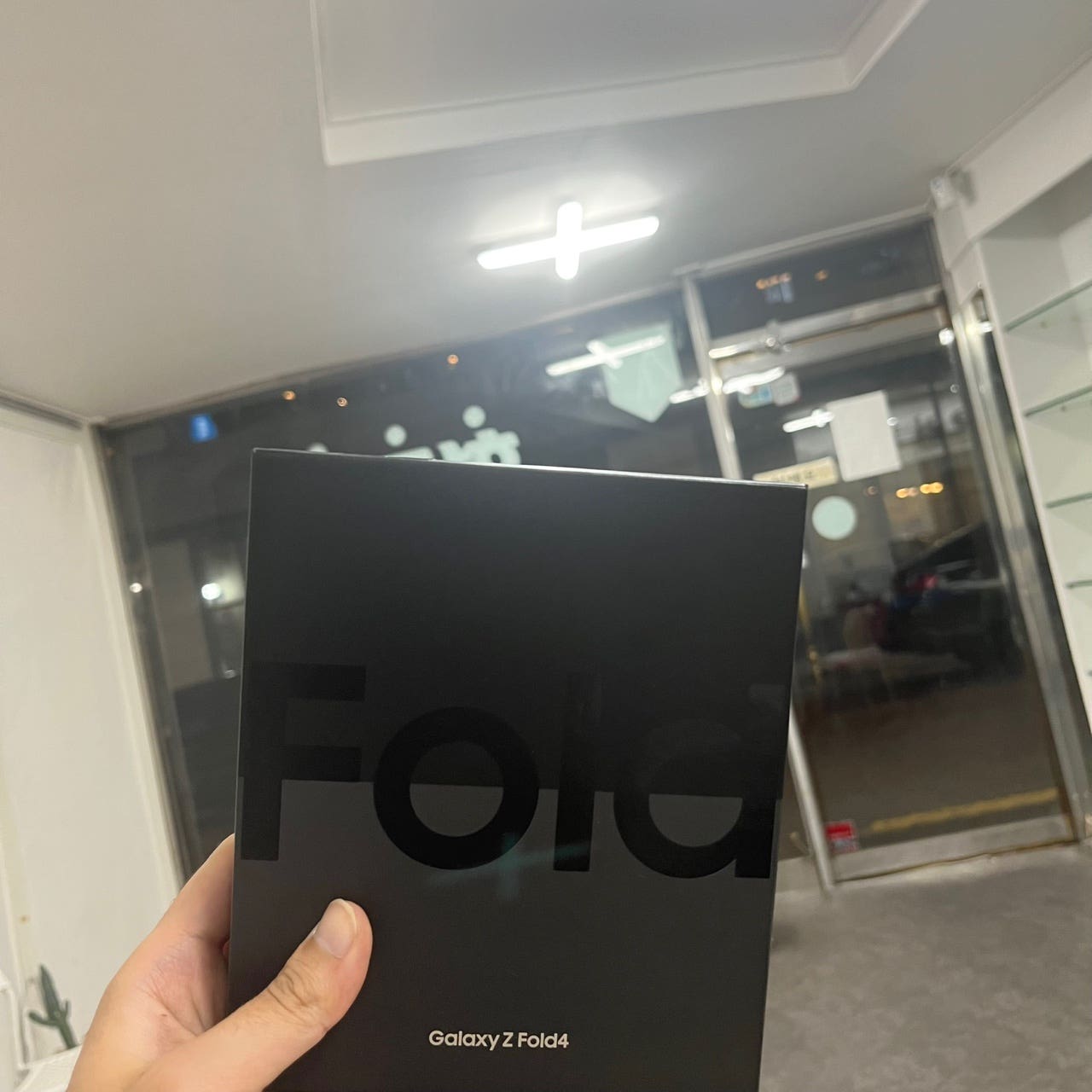동성로 ㄷㅁㅊㅋ에서 폴드 저렴하게 구매했습니다~!