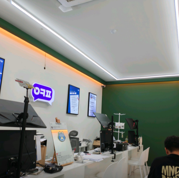 옆커폰 분당점 덕분에 저희 부부 핸드폰 잘 바꿨네요~