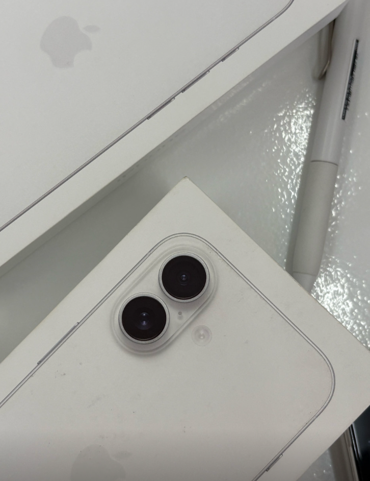 옆커폰 분당점에서 아이 휴대폰 차비받고 교체했습니다.