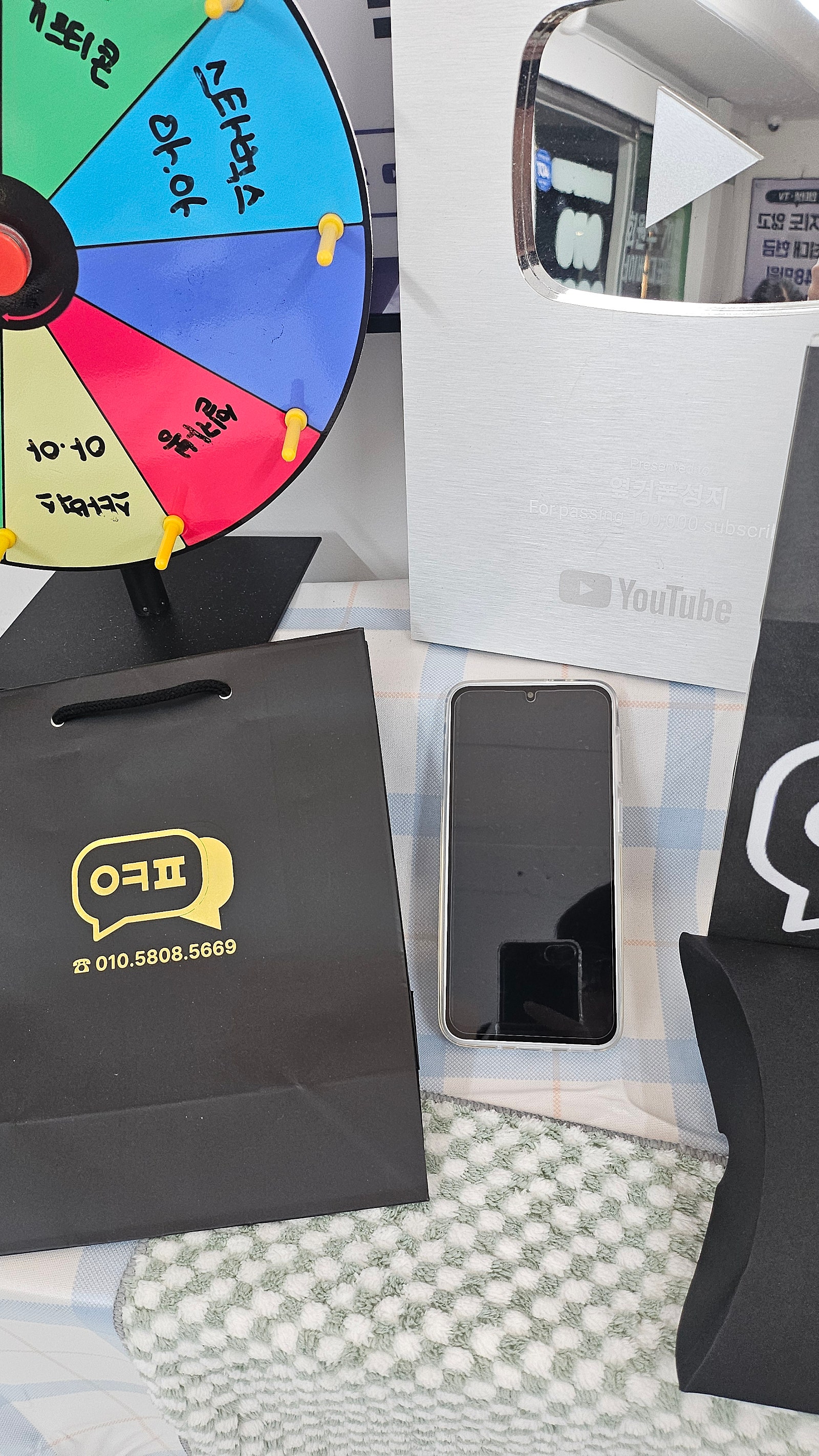 핸드폰은 옆커폰 이대역점탁월~!!