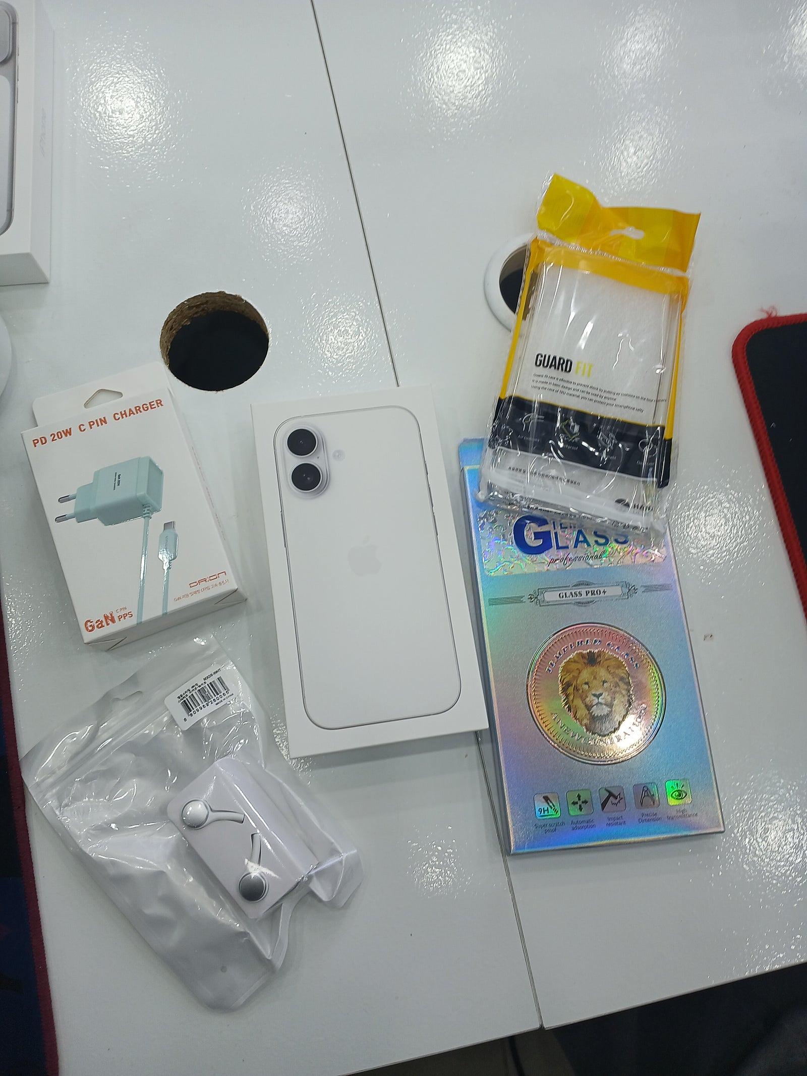 고민하다 옆커폰 봉천점에 갔습니다.